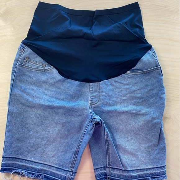 Time and Tru Maternity Shorts size Large (12-14) (DK) - Picture 2 of 8